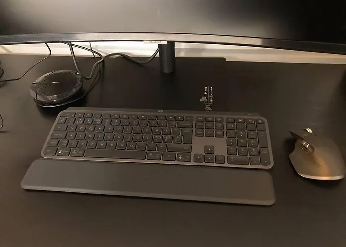 Etaetyoe Ja Majoitus, Remote Work & Sleep, *